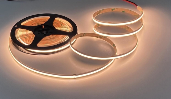 A fita interna da ESPIGA do diodo emissor de luz sob o armário Ip20 de iluminação linear conduziu a tira