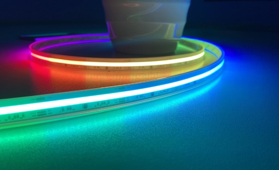 Luz de tira flexível IP65 Sleeved silicone do Rgb da espiga do pixel